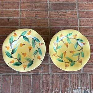 2 Vintage Gail Pittman Large Yellow Acorn Scalloped Rim Serving Bowls 10.5”